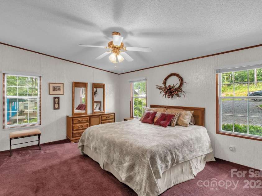 7232 Executive Circle, Denver, NC 28037.  MLS# CAR4264794, YatesRealty ID 21828. 