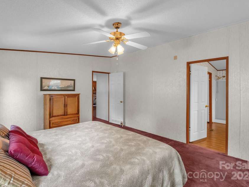 7232 Executive Circle, Denver, NC 28037.  MLS# CAR4264794, YatesRealty ID 21828. 