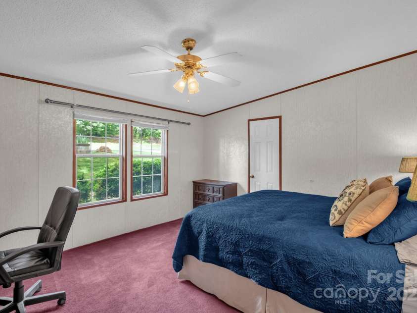 7232 Executive Circle, Denver, NC 28037.  MLS# CAR4264794, YatesRealty ID 21828. 