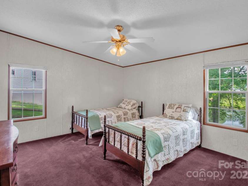 7232 Executive Circle, Denver, NC 28037.  MLS# CAR4264794, YatesRealty ID 21828. 