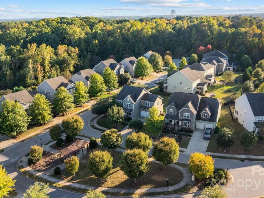 2005 Brightflower Lane, York, SC 29745.  MLS# CAR4313913, YatesRealty ID 2183. 