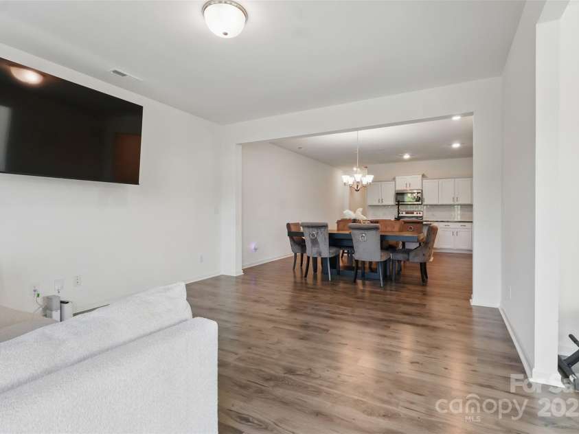 4013 Southern Pine Drive, Mount Holly, NC 28120.  MLS# CAR4267442, YatesRealty ID 21830. LIVING ROOM