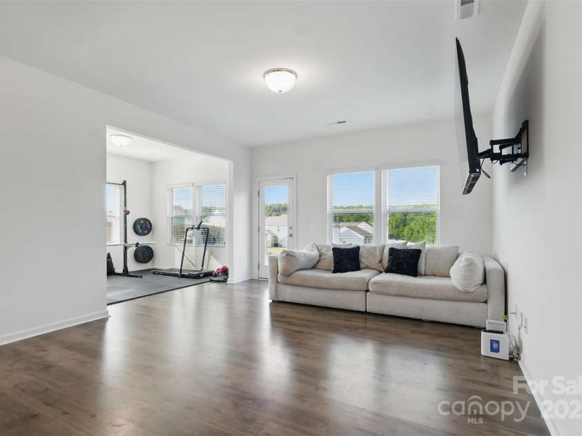 4013 Southern Pine Drive, Mount Holly, NC 28120.  MLS# CAR4267442, YatesRealty ID 21830. LIVING ROOM