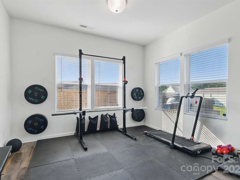 4013 Southern Pine Drive, Mount Holly, NC 28120.  MLS# CAR4267442, YatesRealty ID 21830. SUNROOM