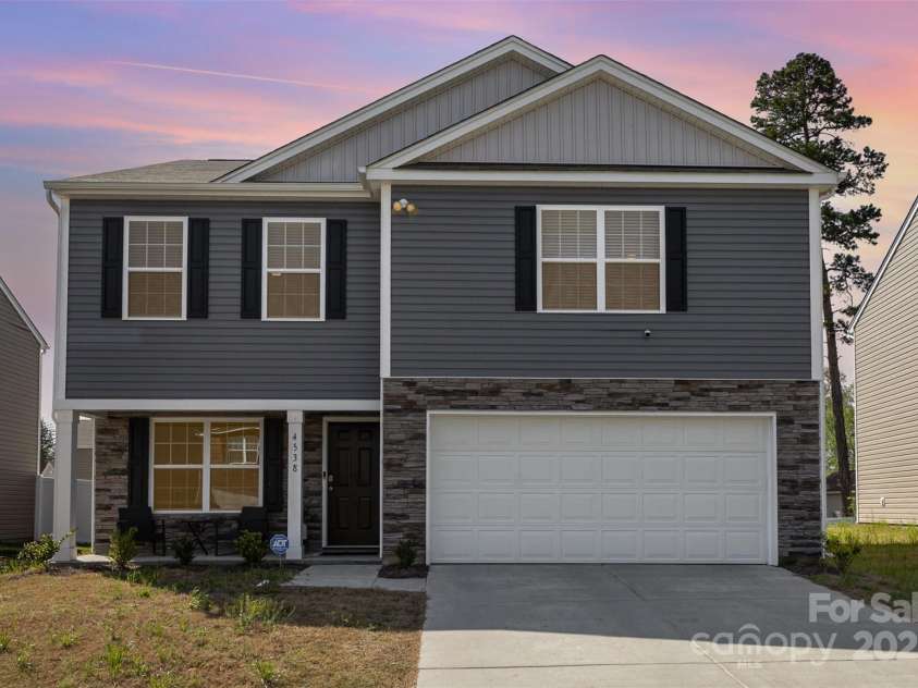 4538 Opus Lane, Charlotte, NC 28214.  MLS# CAR4244055, YatesRealty ID 21831. 
