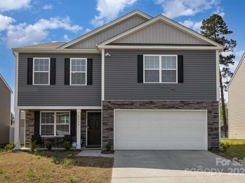 4538 Opus Lane, Charlotte, NC 28214.  MLS# CAR4244055, YatesRealty ID 21831. 