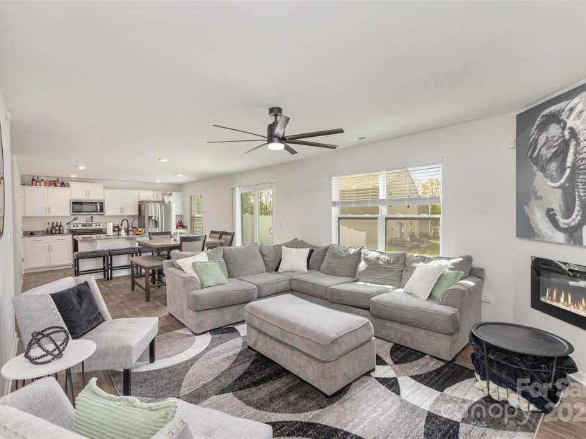 4538 Opus Lane, Charlotte, NC 28214.  MLS# CAR4244055, YatesRealty ID 21831. 