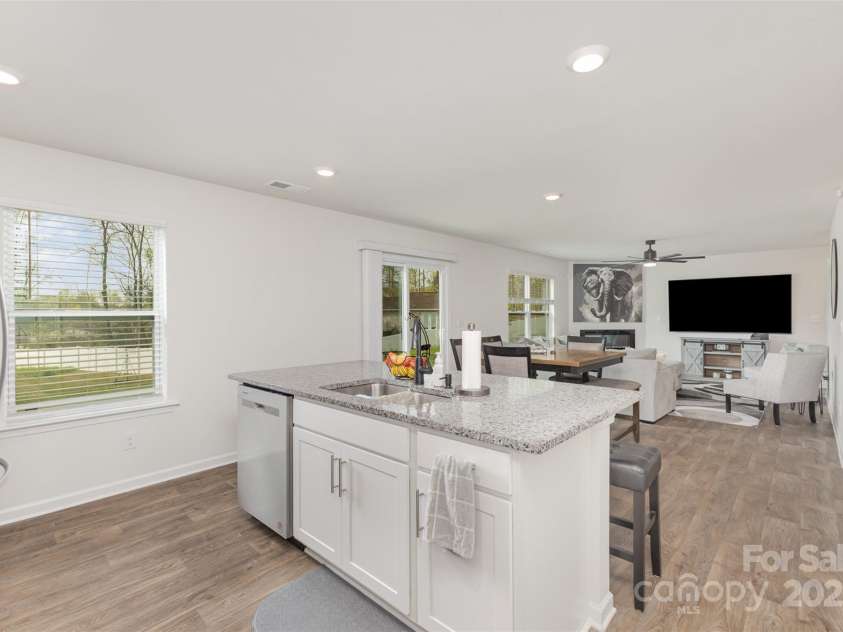 4538 Opus Lane, Charlotte, NC 28214.  MLS# CAR4244055, YatesRealty ID 21831. 
