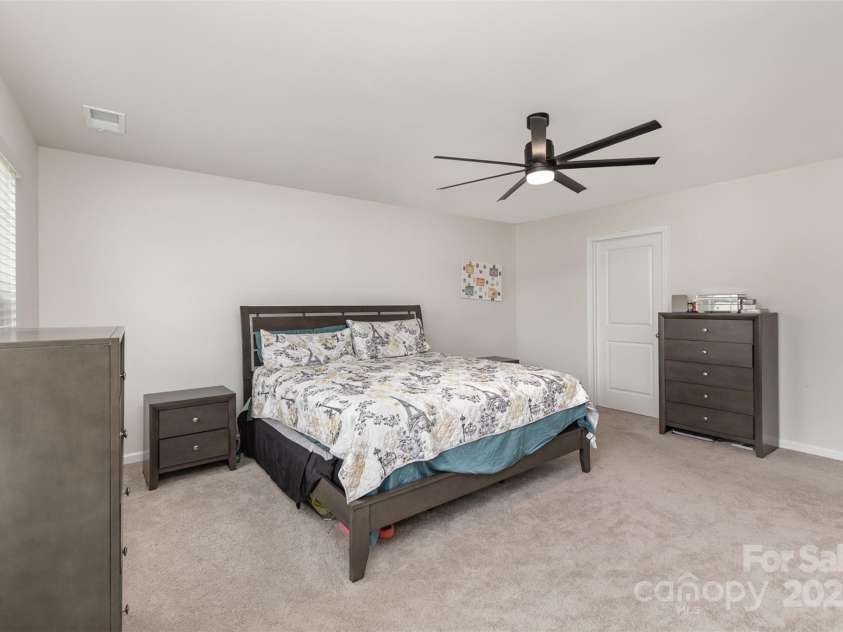 4538 Opus Lane, Charlotte, NC 28214.  MLS# CAR4244055, YatesRealty ID 21831. 