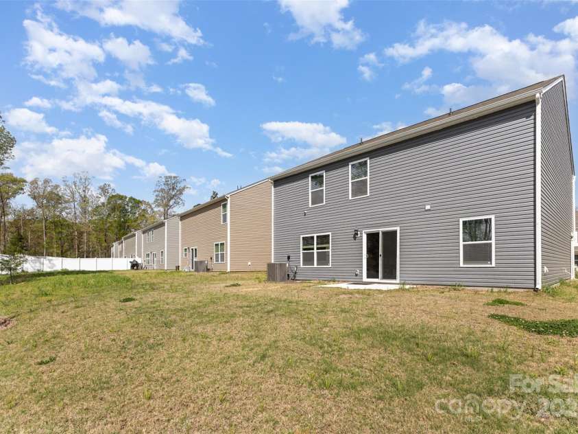 4538 Opus Lane, Charlotte, NC 28214.  MLS# CAR4244055, YatesRealty ID 21831. 