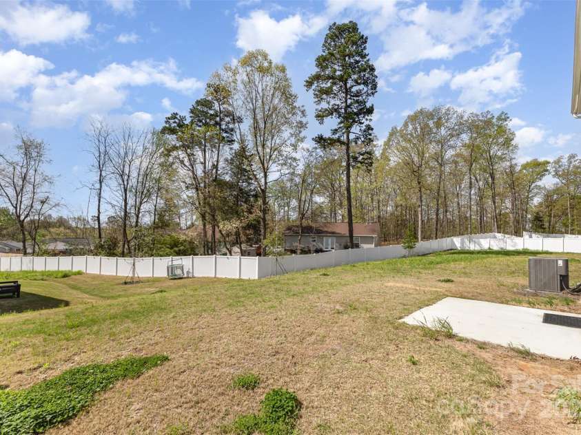 4538 Opus Lane, Charlotte, NC 28214.  MLS# CAR4244055, YatesRealty ID 21831. 