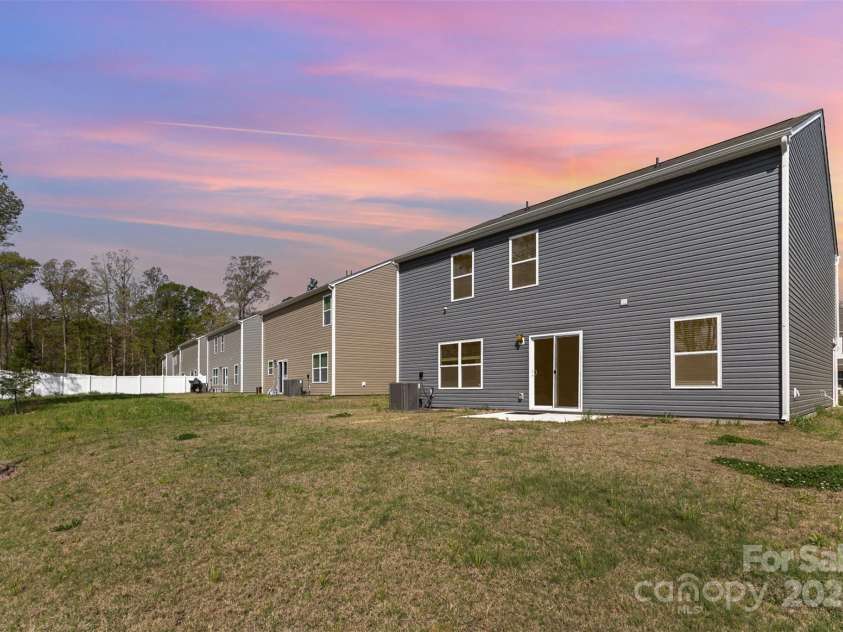 4538 Opus Lane, Charlotte, NC 28214.  MLS# CAR4244055, YatesRealty ID 21831. 