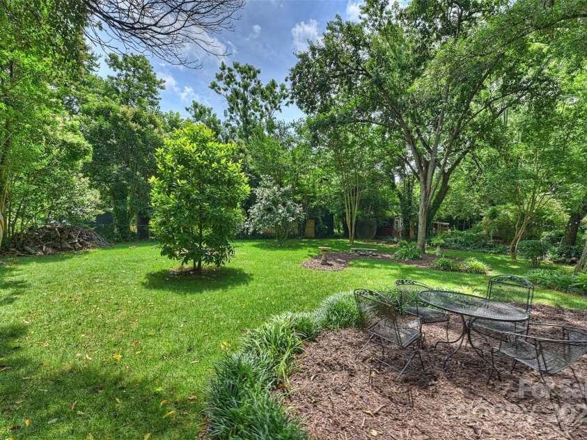 5211 Londonderry Road, Charlotte, NC 28210.  MLS# CAR4270084, YatesRealty ID 21832. 