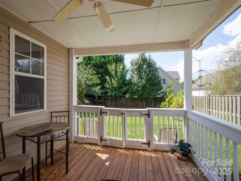 1410 Kenton Lane, Asheville, NC 28803.  MLS# CAR4263215, YatesRealty ID 21833. 