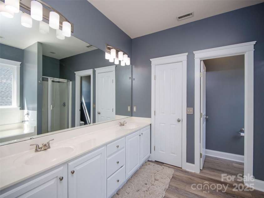 1410 Kenton Lane, Asheville, NC 28803.  MLS# CAR4263215, YatesRealty ID 21833. 