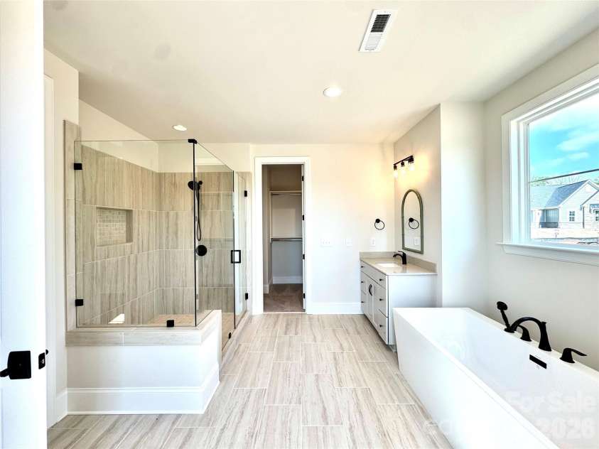 250 Colton Place, Concord, NC 28025.  MLS# CAR4378445, YatesRealty ID 21833. 