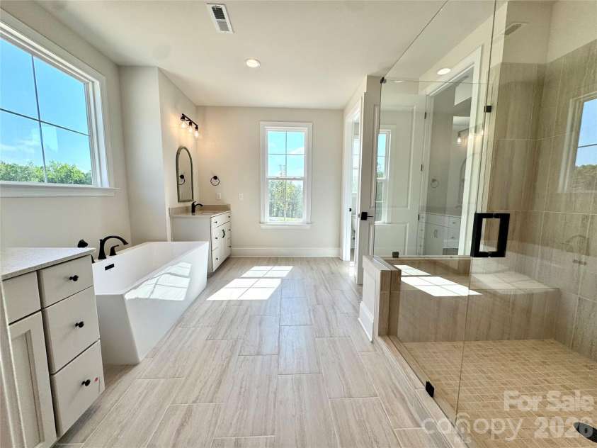 250 Colton Place, Concord, NC 28025.  MLS# CAR4378445, YatesRealty ID 21833. 