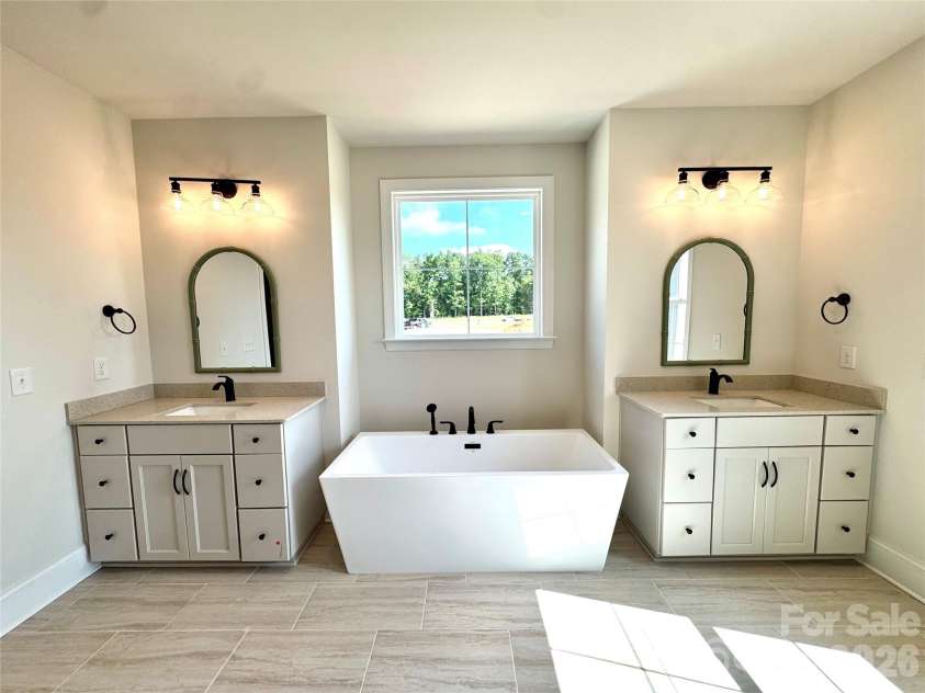 250 Colton Place, Concord, NC 28025.  MLS# CAR4378445, YatesRealty ID 21833. 