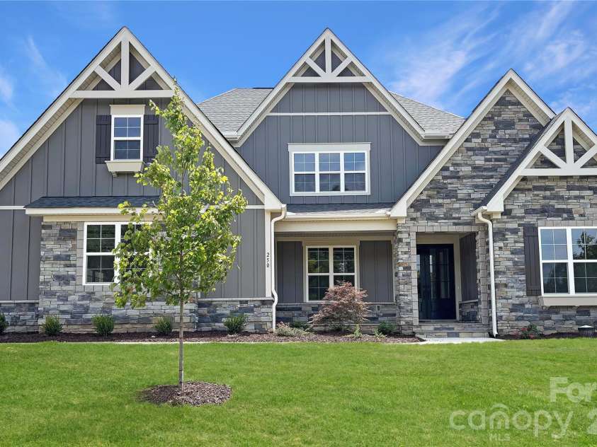 250 Colton Place, Concord, NC 28025.  MLS# CAR4378445, YatesRealty ID 21833. 