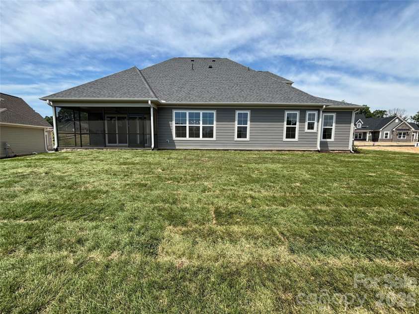 250 Colton Place, Concord, NC 28025.  MLS# CAR4378445, YatesRealty ID 21833. 
