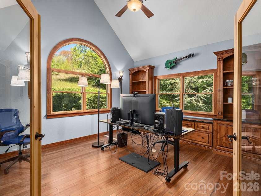 350 Snow Flake Lane, Maggie Valley, NC 28751.  MLS# CAR4381110, YatesRealty ID 21834. 