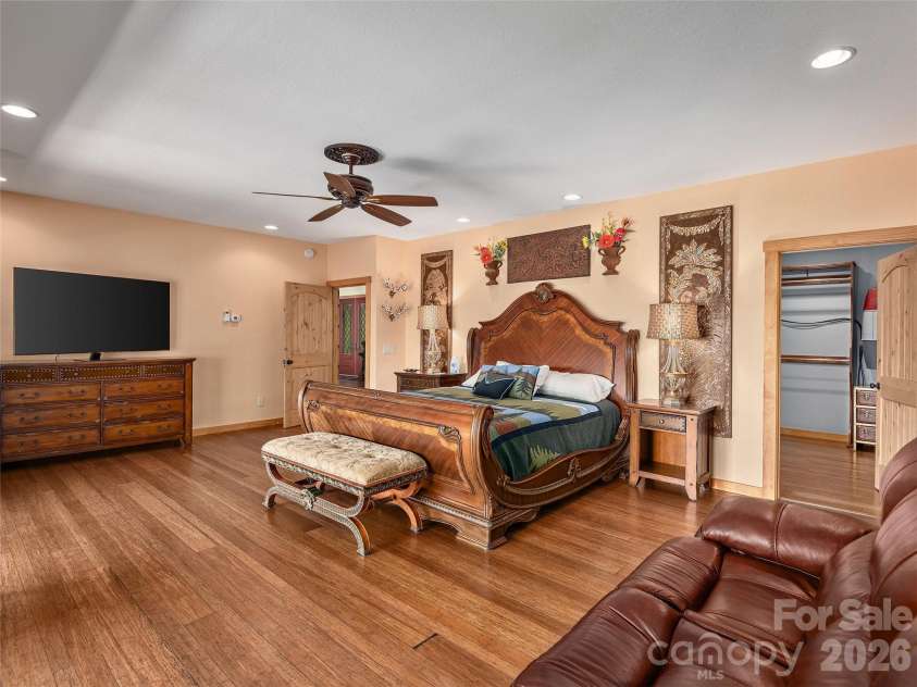 350 Snow Flake Lane, Maggie Valley, NC 28751.  MLS# CAR4381110, YatesRealty ID 21834. 
