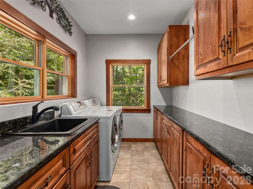 350 Snow Flake Lane, Maggie Valley, NC 28751.  MLS# CAR4381110, YatesRealty ID 21834. 