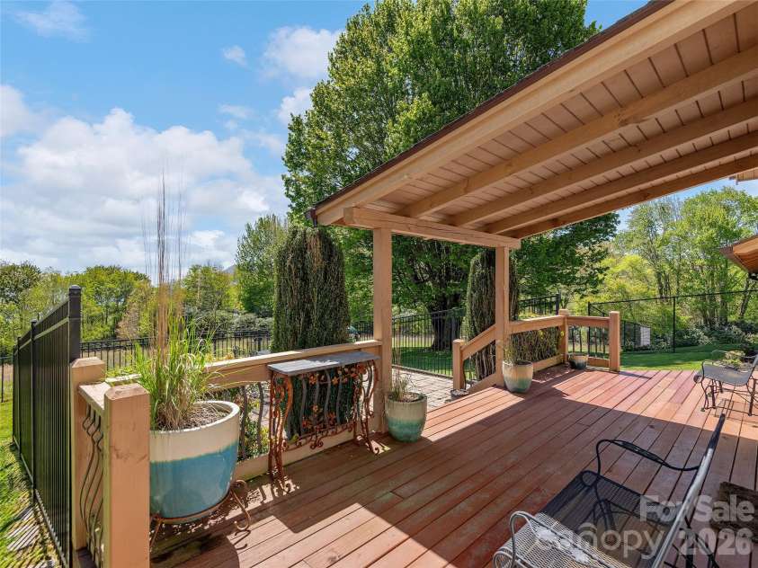 350 Snow Flake Lane, Maggie Valley, NC 28751.  MLS# CAR4381110, YatesRealty ID 21834. 