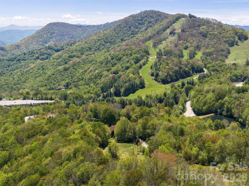 350 Snow Flake Lane, Maggie Valley, NC 28751.  MLS# CAR4381110, YatesRealty ID 21834. 