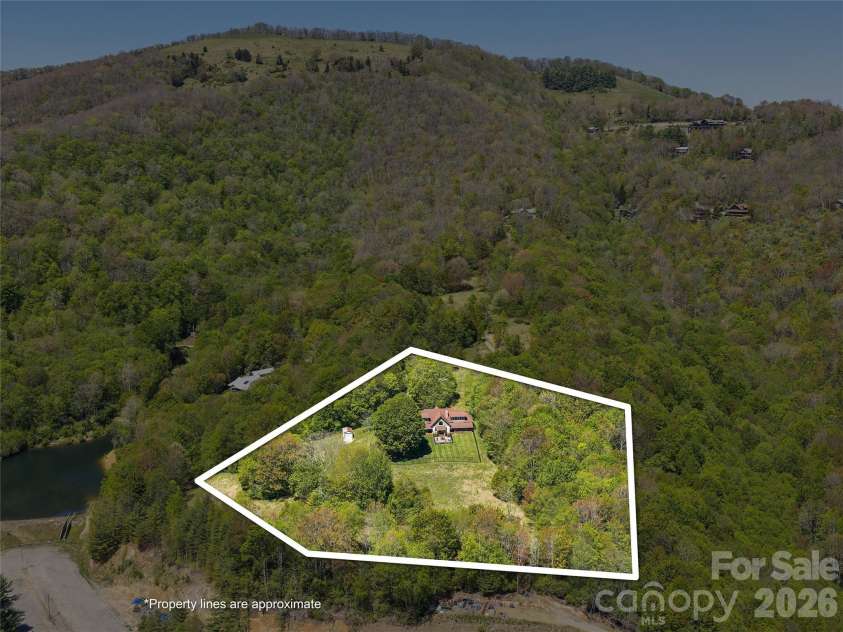 350 Snow Flake Lane, Maggie Valley, NC 28751.  MLS# CAR4381110, YatesRealty ID 21834. 