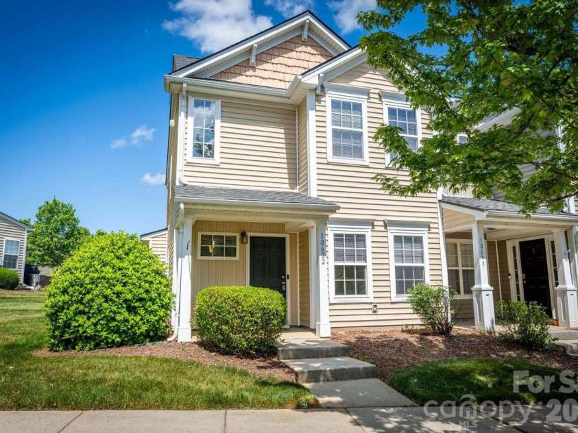 10622 Trolley Run Drive, Cornelius, NC 28031.  MLS# CAR4368473, YatesRealty ID 21835. 