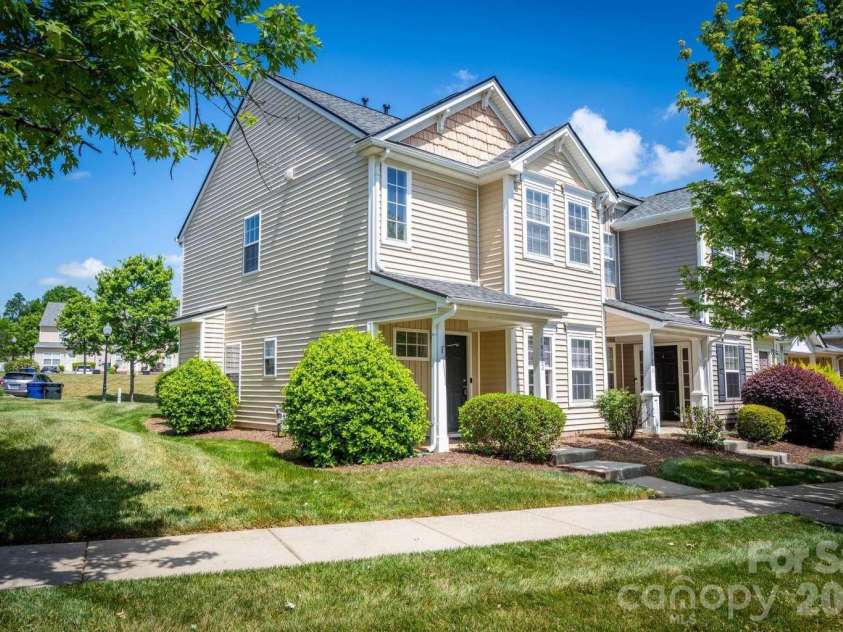 10622 Trolley Run Drive, Cornelius, NC 28031.  MLS# CAR4368473, YatesRealty ID 21835. 