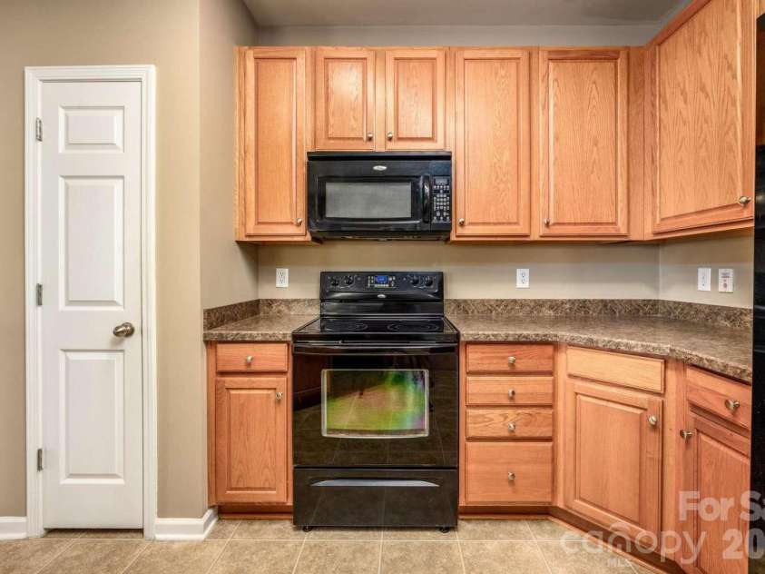 10622 Trolley Run Drive, Cornelius, NC 28031.  MLS# CAR4368473, YatesRealty ID 21835. 