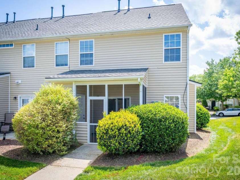 10622 Trolley Run Drive, Cornelius, NC 28031.  MLS# CAR4368473, YatesRealty ID 21835. 