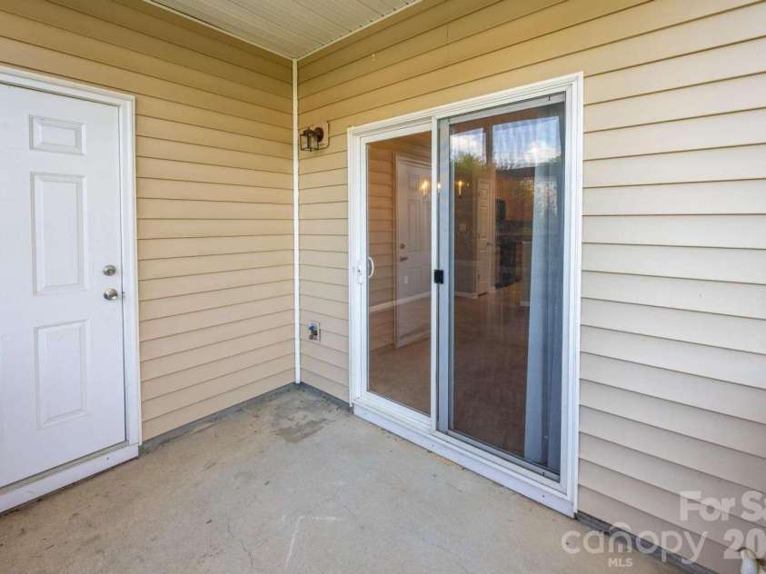 10622 Trolley Run Drive, Cornelius, NC 28031.  MLS# CAR4368473, YatesRealty ID 21835. 