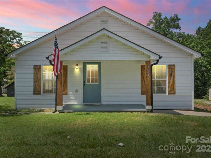 321 Taylor Street, Landis, NC 28088.  MLS# CAR4269040, YatesRealty ID 21835. 