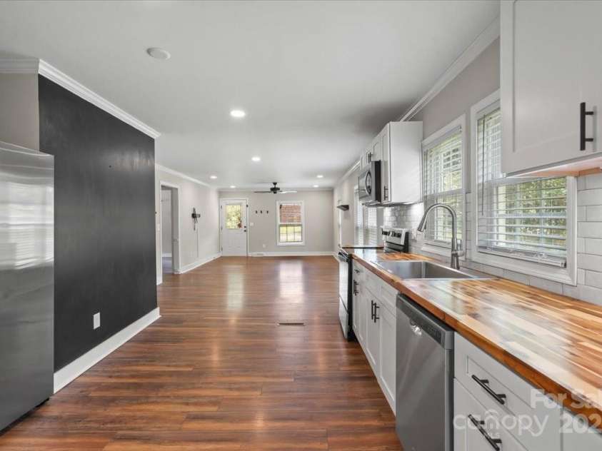 321 Taylor Street, Landis, NC 28088.  MLS# CAR4269040, YatesRealty ID 21835. 