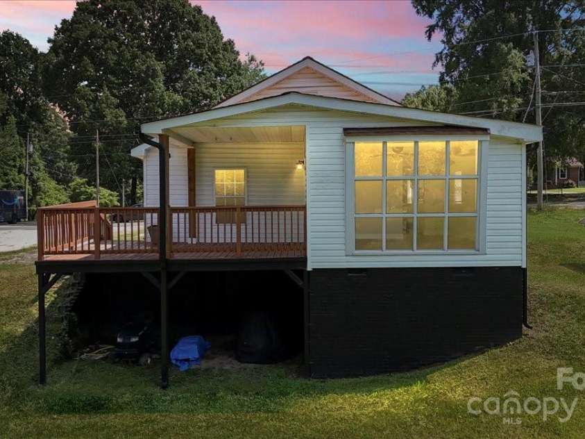 321 Taylor Street, Landis, NC 28088.  MLS# CAR4269040, YatesRealty ID 21835. 