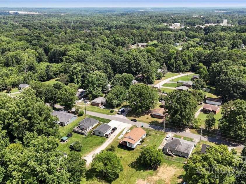 321 Taylor Street, Landis, NC 28088.  MLS# CAR4269040, YatesRealty ID 21835. 