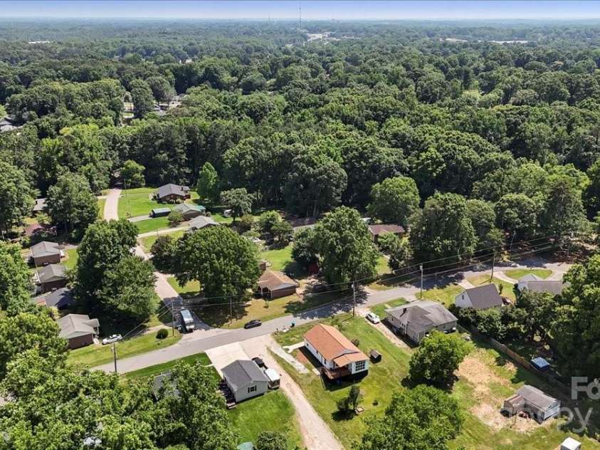 321 Taylor Street, Landis, NC 28088.  MLS# CAR4269040, YatesRealty ID 21835. 