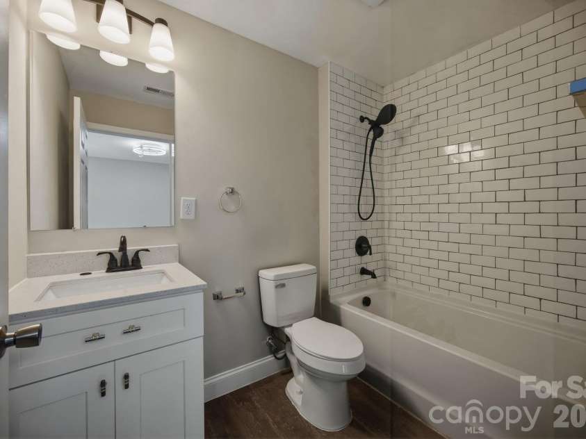 23 Flowe Street, Concord, NC 28027.  MLS# CAR4369550, YatesRealty ID 21836. Primary Bath