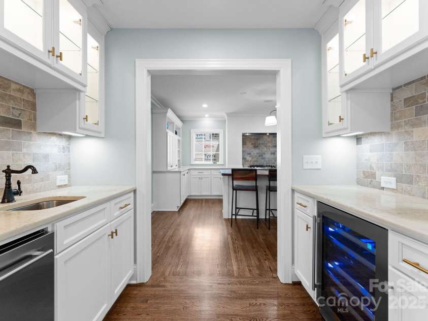 236 Wales Avenue, Charlotte, NC 28209.  MLS# CAR4259042, YatesRealty ID 21836. 