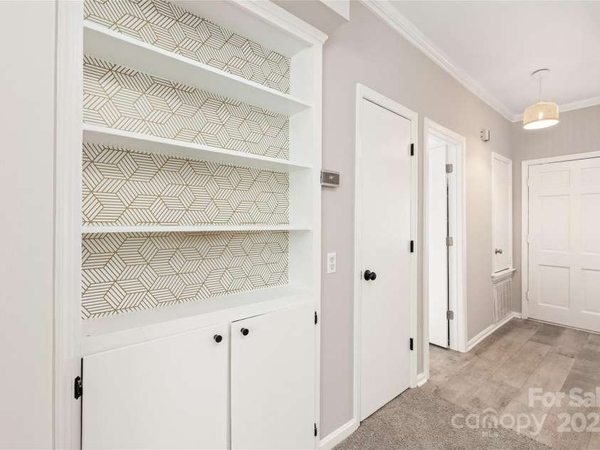 5949 Quail Hollow Road, Charlotte, NC 28210.  MLS# CAR4268732, YatesRealty ID 21837. 