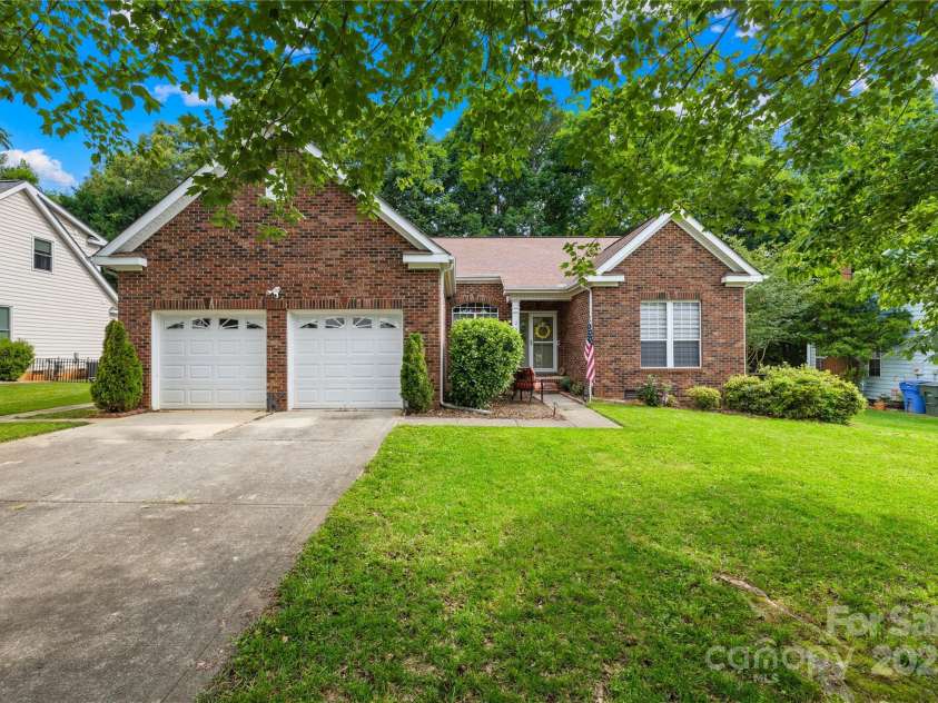 256 Rose Street, Mooresville, NC 28117.  MLS# CAR4269352, YatesRealty ID 21838. 