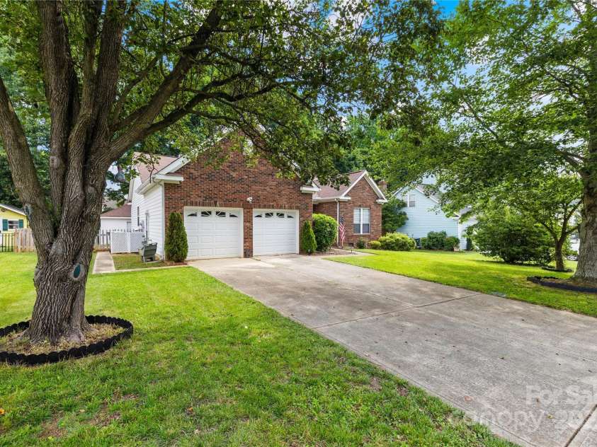 256 Rose Street, Mooresville, NC 28117.  MLS# CAR4269352, YatesRealty ID 21838. 