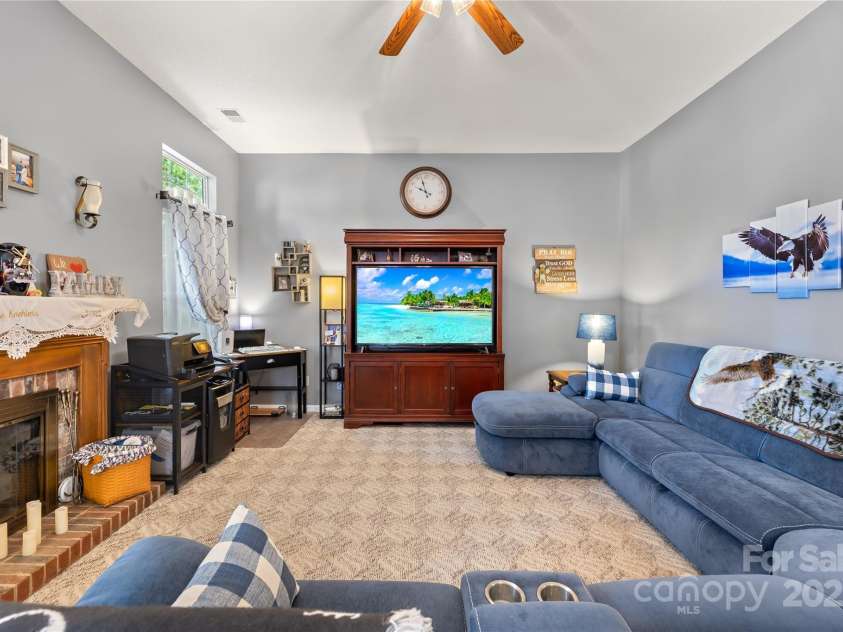 256 Rose Street, Mooresville, NC 28117.  MLS# CAR4269352, YatesRealty ID 21838. 