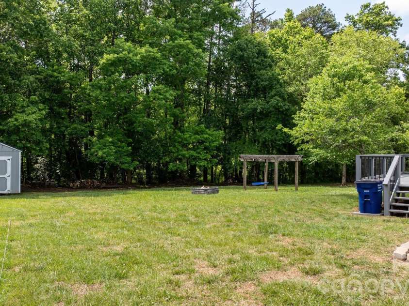 900 Pine Mountain Road, Hudson, NC 28638.  MLS# CAR4377068, YatesRealty ID 21838. 