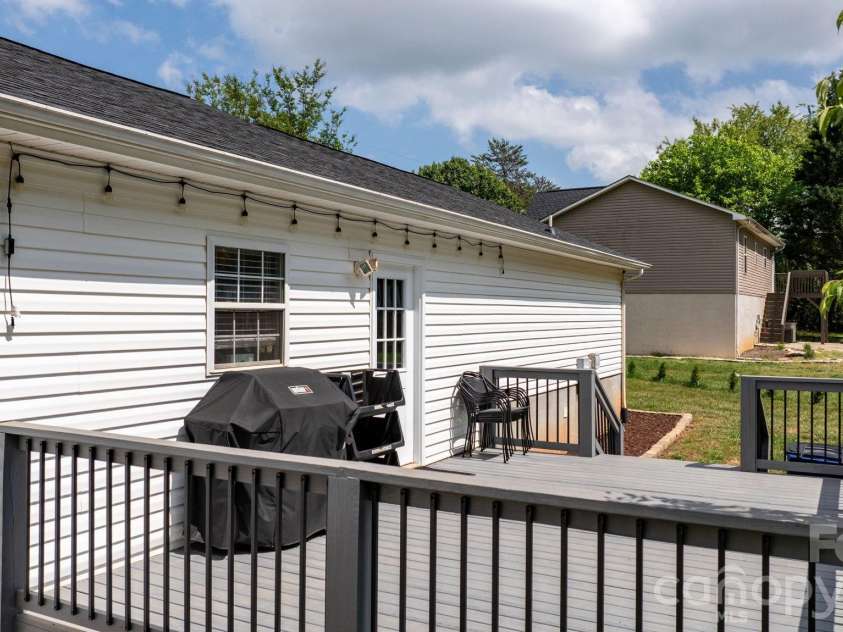 900 Pine Mountain Road, Hudson, NC 28638.  MLS# CAR4377068, YatesRealty ID 21838. 