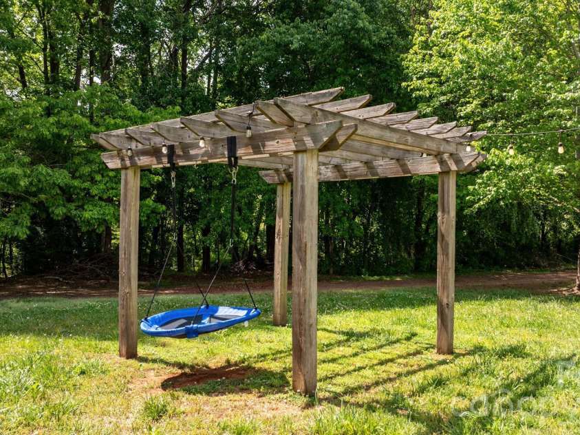 900 Pine Mountain Road, Hudson, NC 28638.  MLS# CAR4377068, YatesRealty ID 21838. 