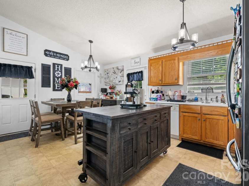900 Pine Mountain Road, Hudson, NC 28638.  MLS# CAR4377068, YatesRealty ID 21838. 